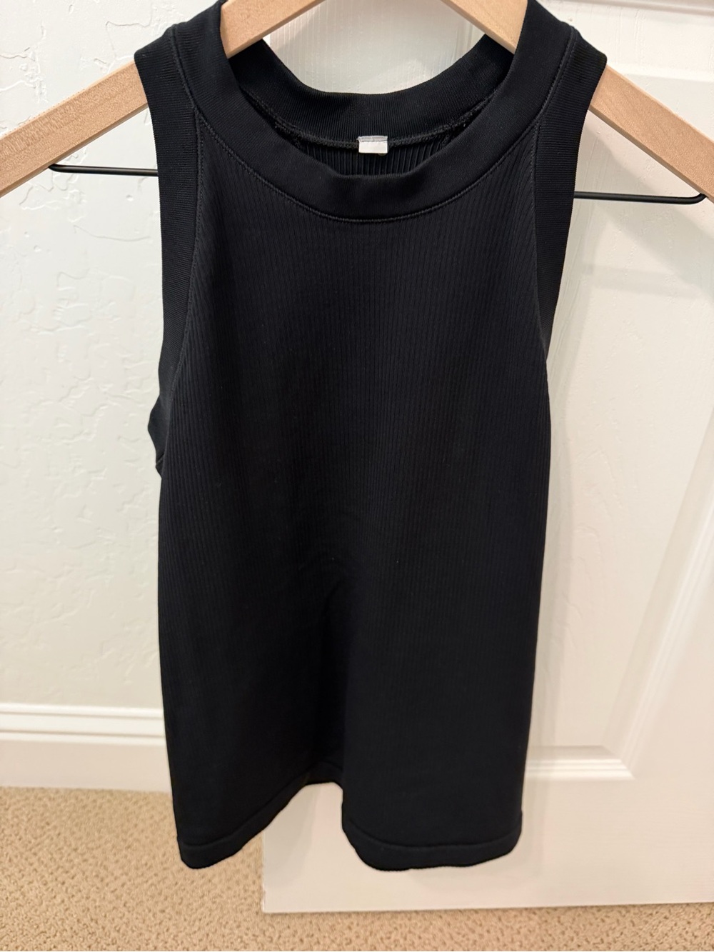 Athleta Black Ribbed Sleeveless Tank Top - Women's Small